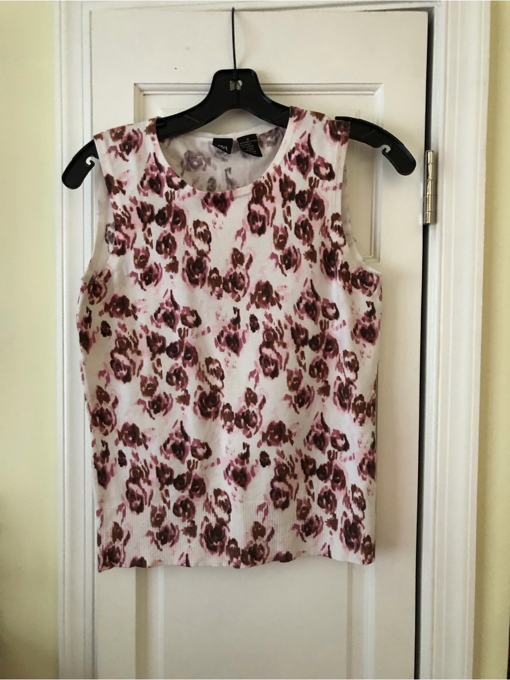 Floral Print Sleeveless Tank Top in White and Burgundy